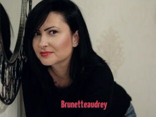 Brunetteaudrey